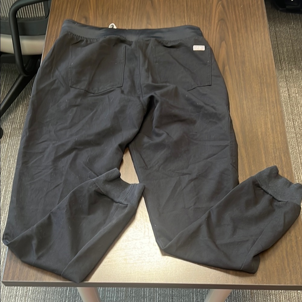 🖤 FIGS Technical Collection Jogger Scrub Pants – Black, Size Small 🩺 - Picture 6 of 6